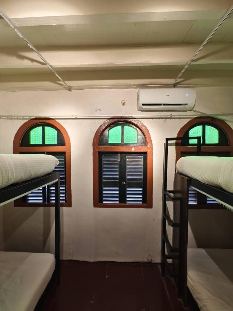 Red Inn Court George Town Exteriér fotografie